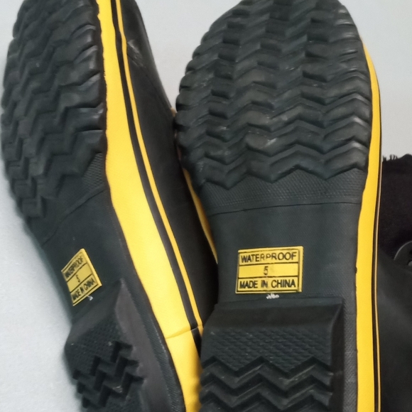 Sorel boots size 5 - Picture 5 of 9